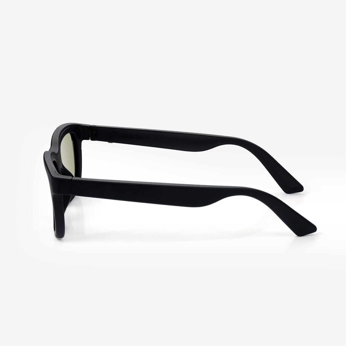 Chamelo Dusk Classic Smart Glasses – Close-Up of Touch Control Button