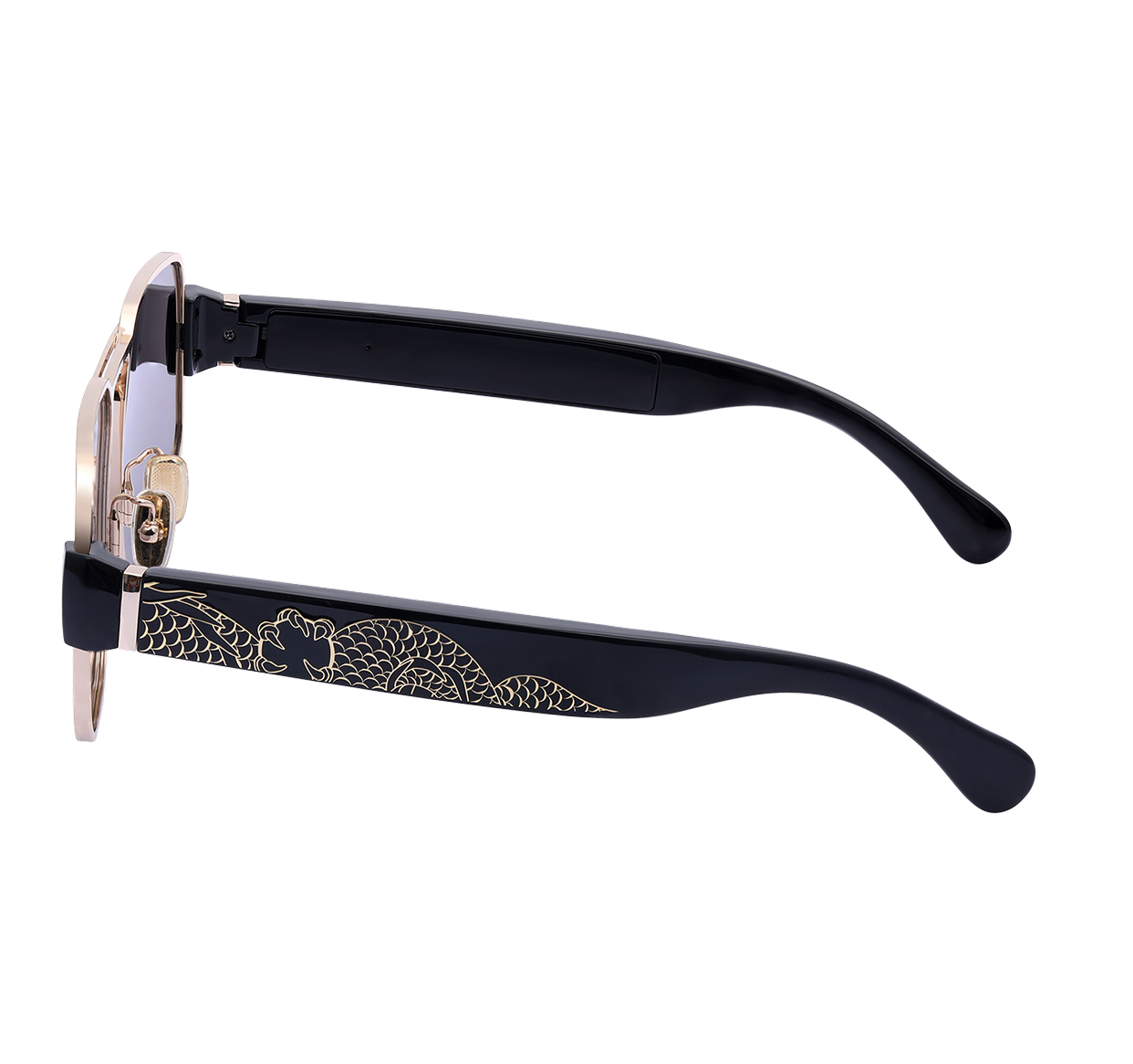 Chamelo Dragon Smart Glasses – Lifestyle Shot Being Worn Outdoors