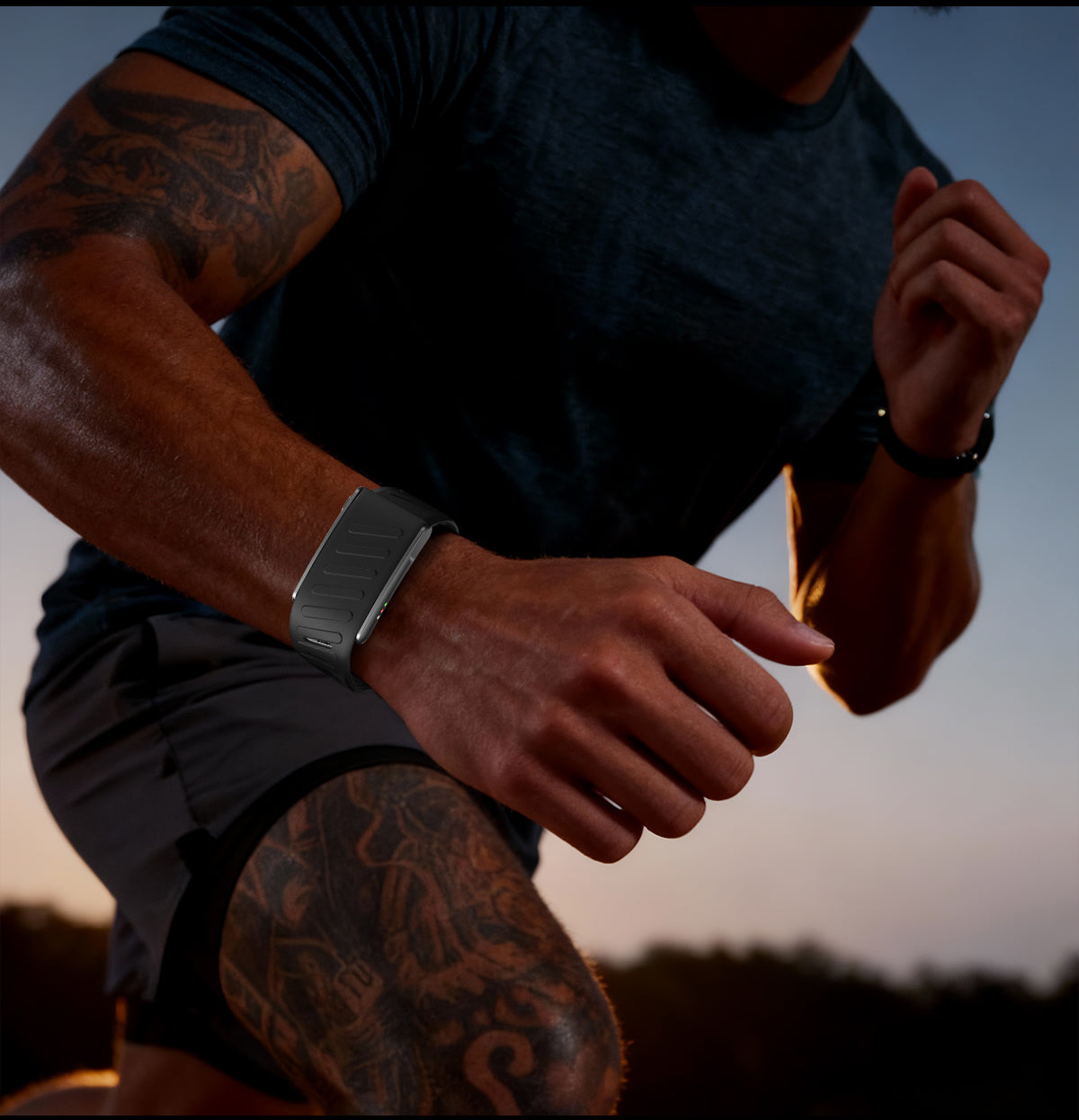 سوار Trackfit Ultra الذكية لتتبع اللياقة البدنية والصحة العامة - اللون الأسود