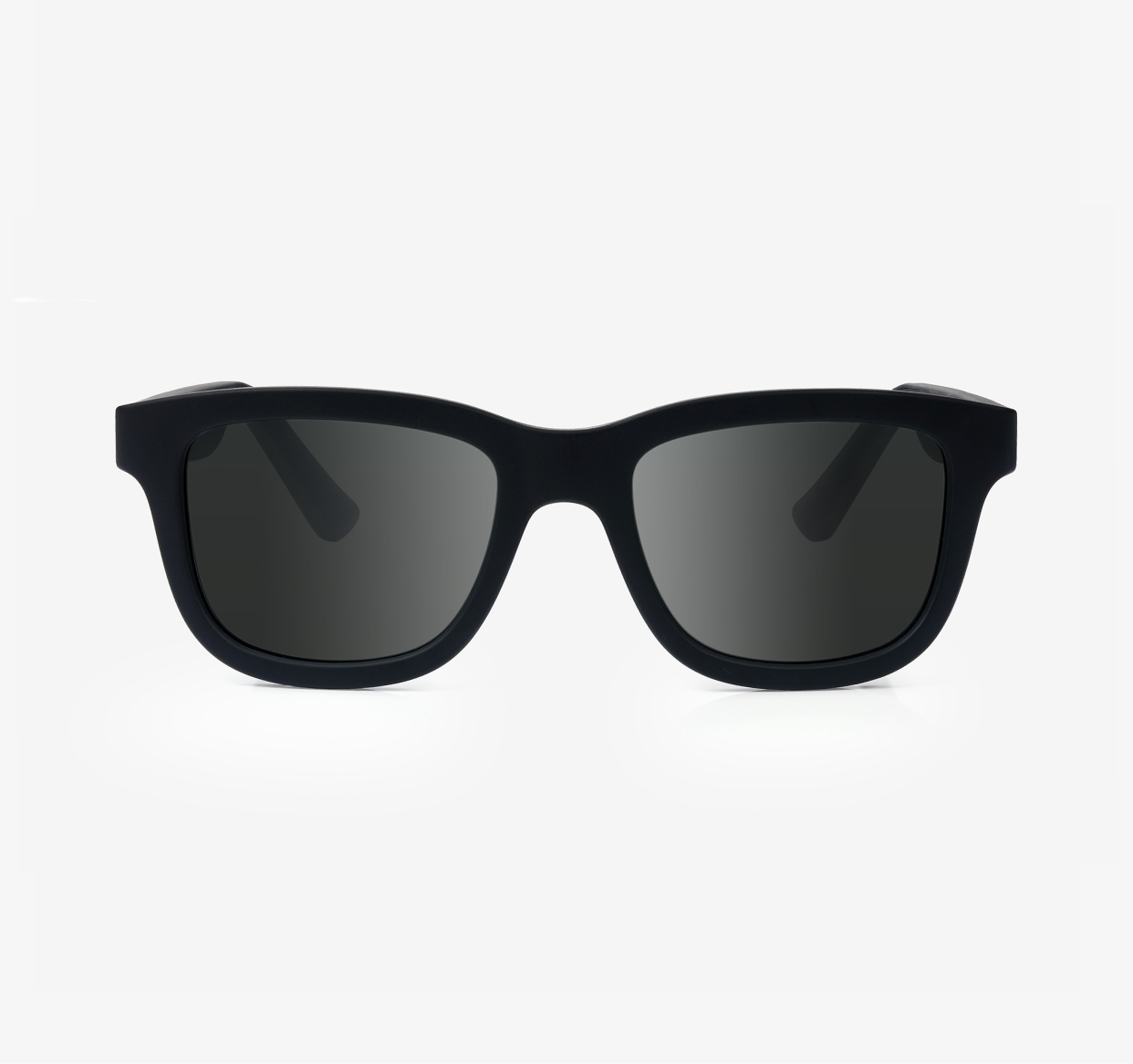 Chamelo Dusk Classic Smart Glasses – Three-Quarter Angle View